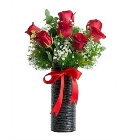Vazoda 7 Adet Kırmızı Gül 